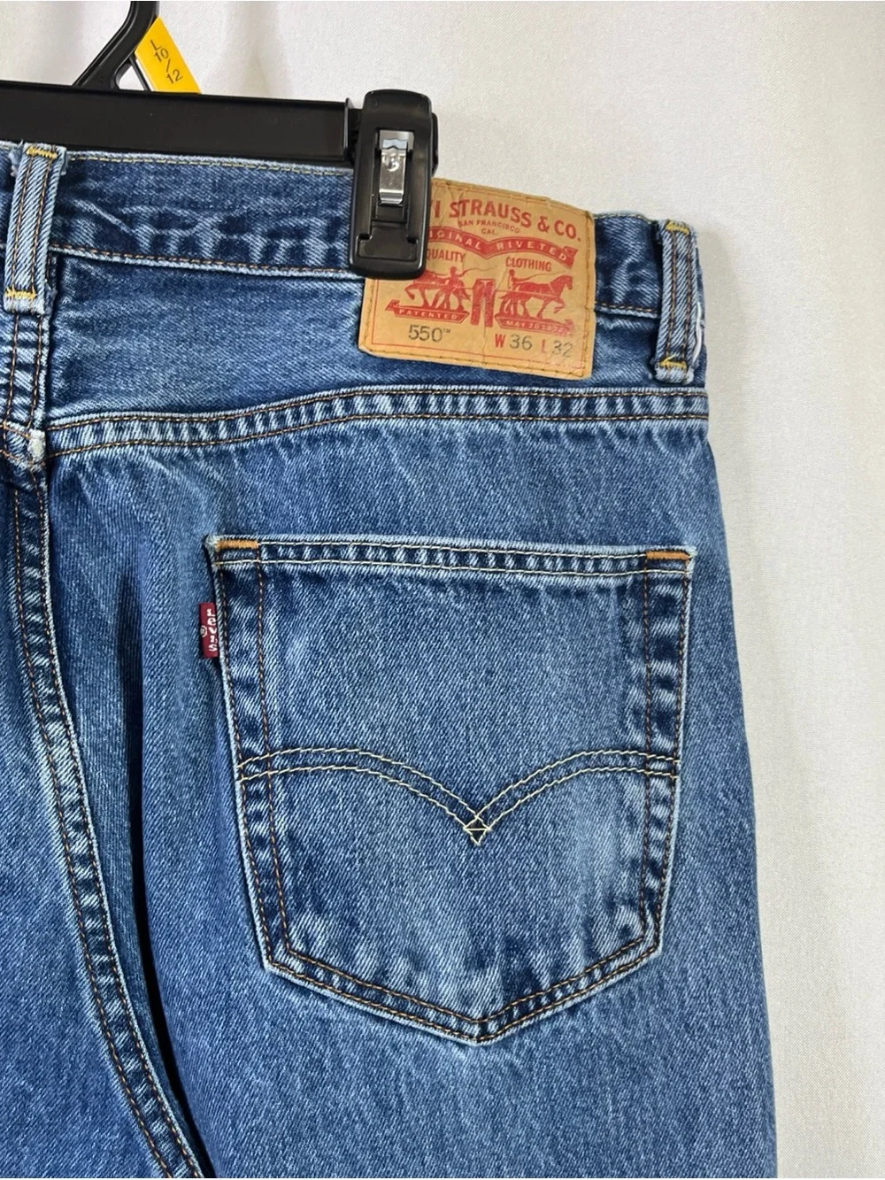 Levi’s 550 Relaxed Fit Jeans Mens 36x32 Blue Medium Wash Straight Leg Denim